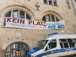 #wirhabenplatz, aber nicht für die AfD - Transpiaktion am Rathaus
